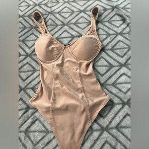 Iris low-cut blouse